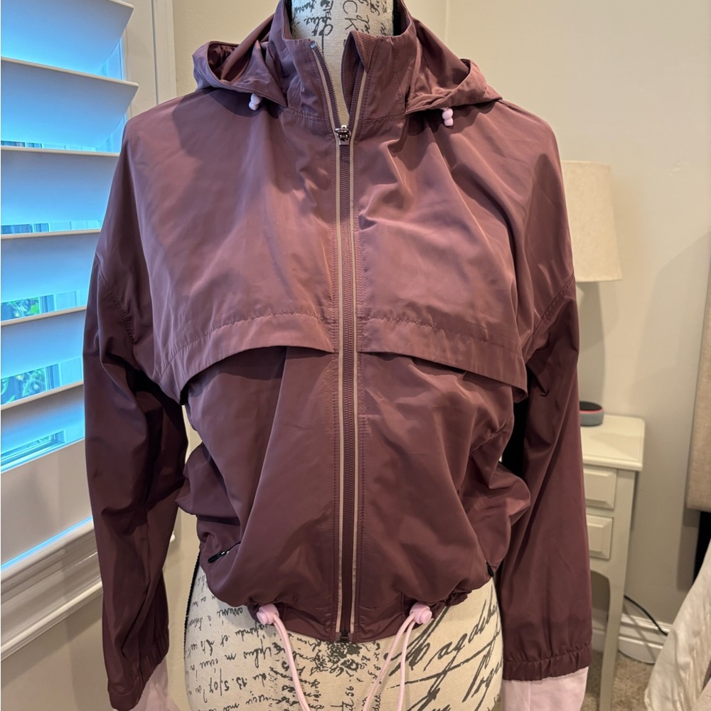 Calla Women's Hooded Windbreaker Jacket in Mauve